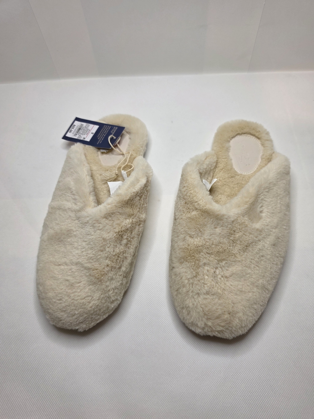 Universal Thread Plush Slip-On Slippers - Beige/Cream